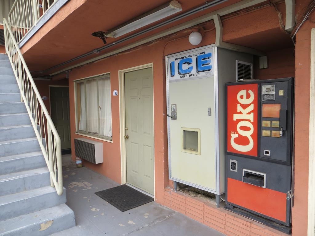 Park Cienega Motel Los Angeles Exterior photo